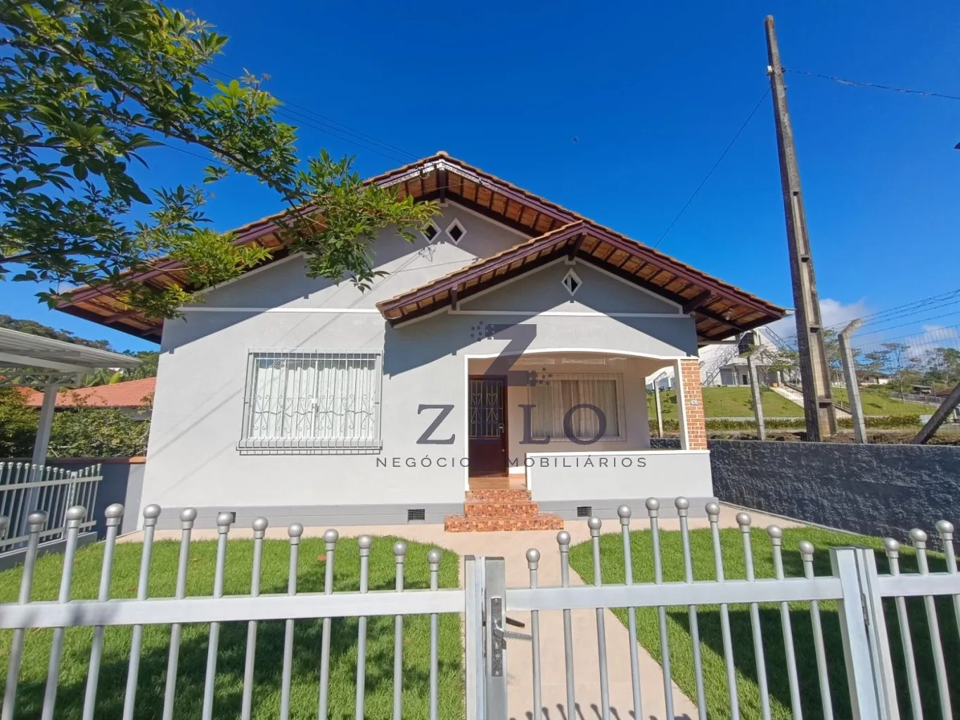 Excelente Casa TOTALMENTE REFORMADA Próximo a WEG no bairro Itoupava Central - foto 1