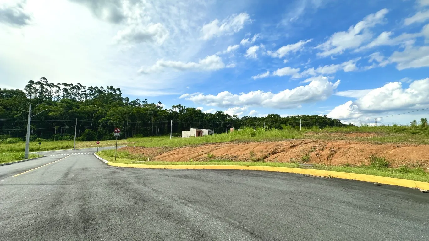 Se você procura tranquilidade, segurança e fácil acesso a Blumenau, este é o lugar certo para você. Encano. — foto 4