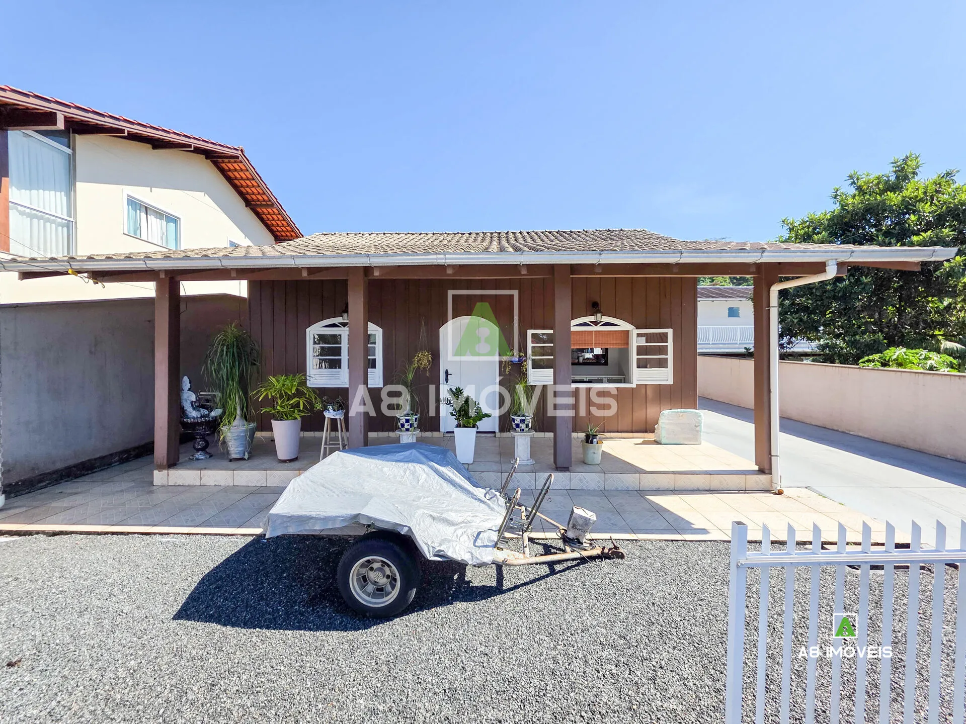 CASA TÉRREA COM 3 QUARTOS SENDO 1 SUÍTE BAIRRO FORTALEZA - foto 1