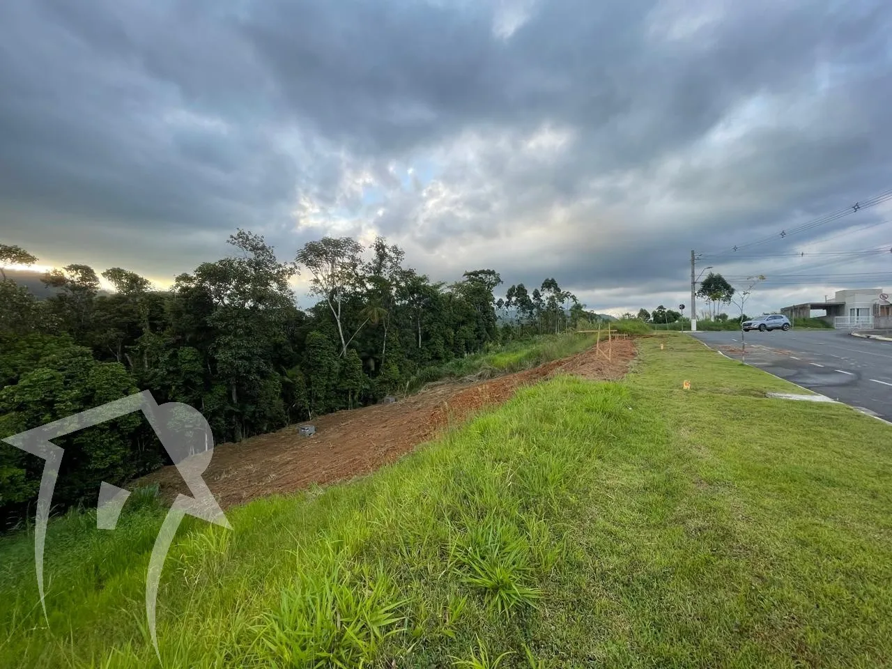 Terreno 12x30 no João Paulo II com Declive acentuado — foto 6