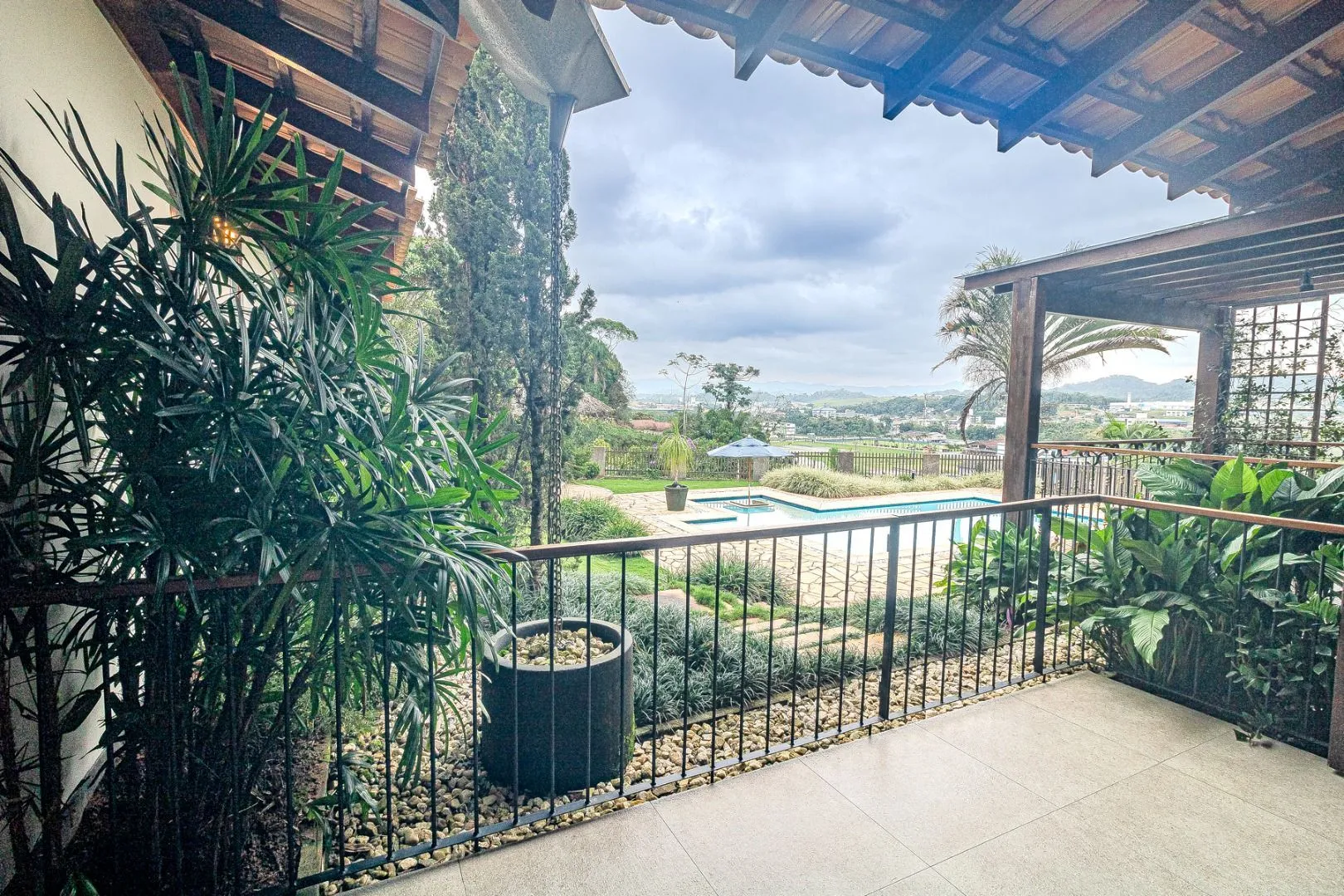 Casa com 3 dormitórios para alugar, 180 m por R$ 8.661,15/mês - Itoupava Central - Blumenau/SC — foto 2