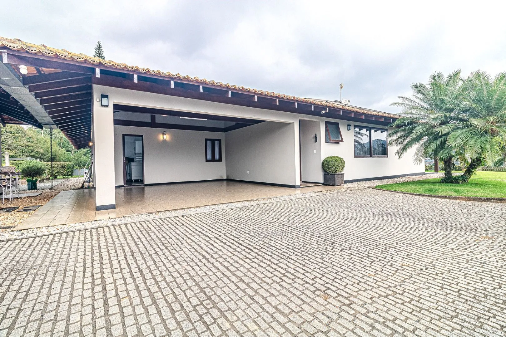 Casa com 3 dormitórios para alugar, 180 m por R$ 8.661,15/mês - Itoupava Central - Blumenau/SC — foto 3