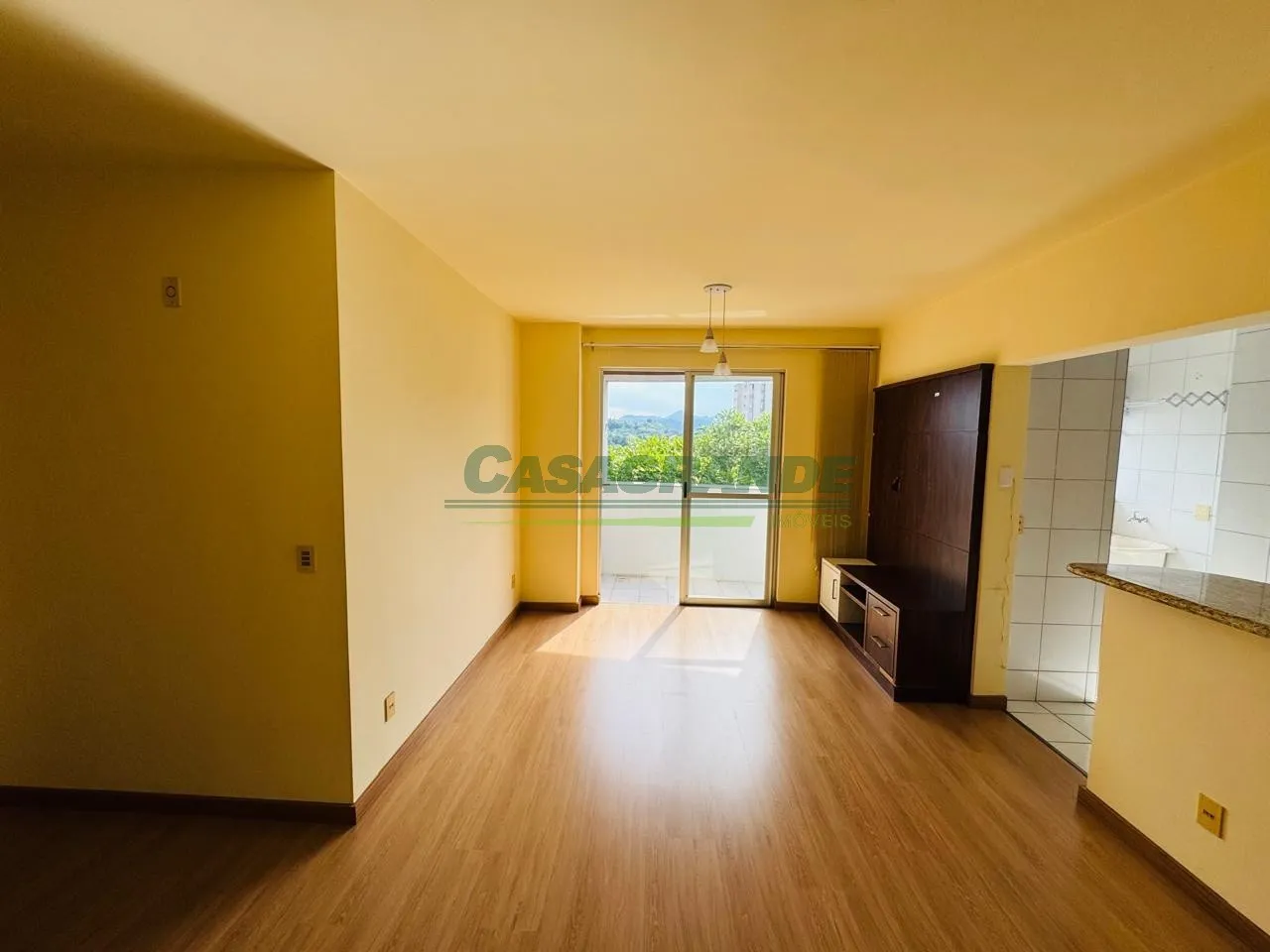 Apartamento semi mobiliado em ótima localização no bairro Vila Nova, próximo a Cooper, Hospital Unimed, ponto de ônibus, de frente para a rua geral e com fácil acesso ao centro. — foto 4