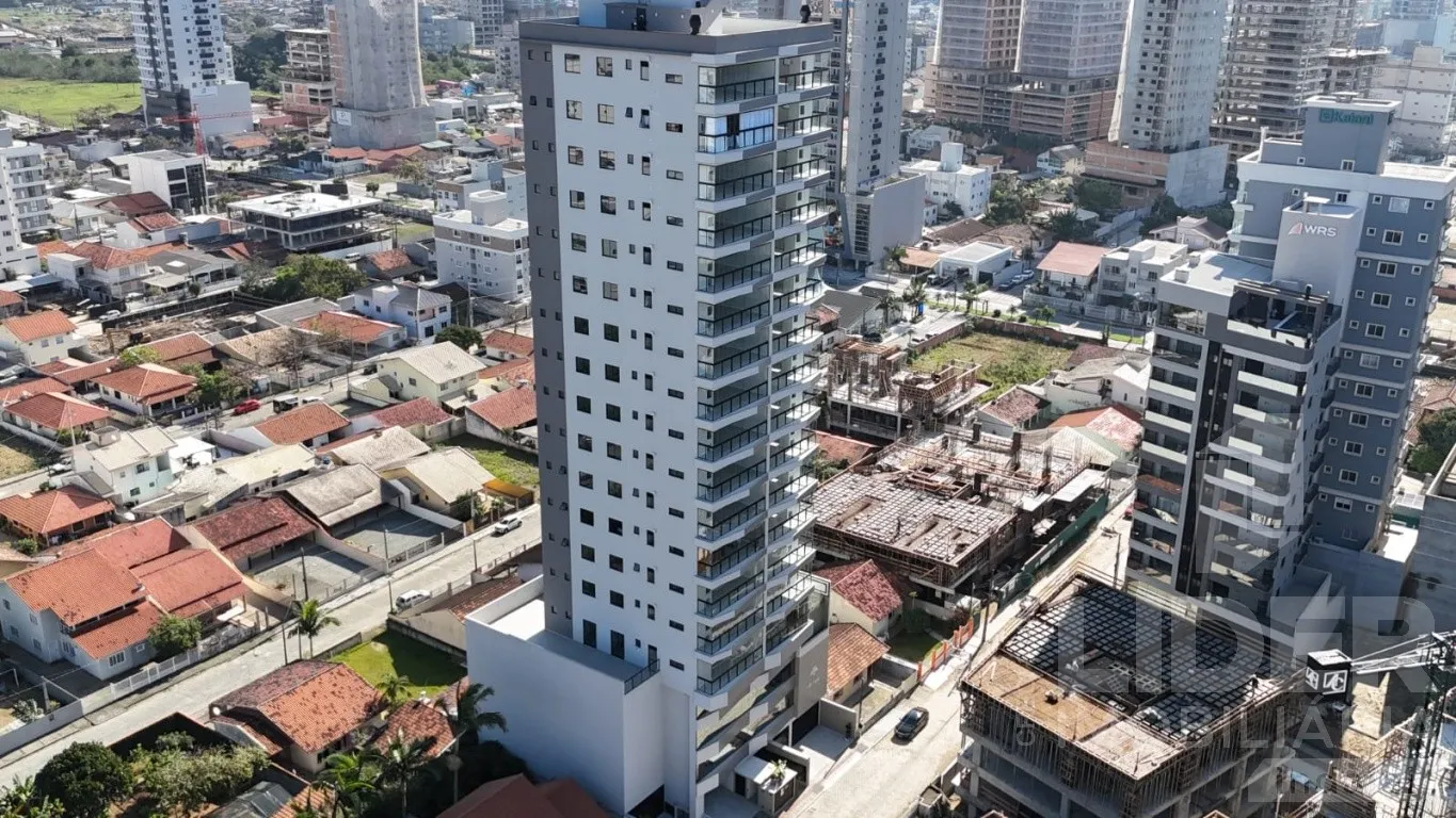 Apartamento com 113m privativos com 3 suítes em Pereque - foto 1