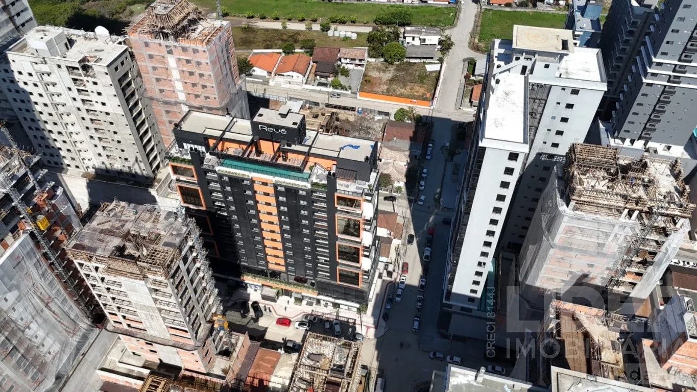 Apartamento com 217,00m com 4 suítes em Porto Belo — foto 2