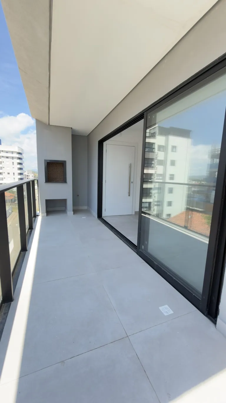 Apartamento pronto com 3 suítes a 150 metros do mar em Balneário Piçarras — foto 3