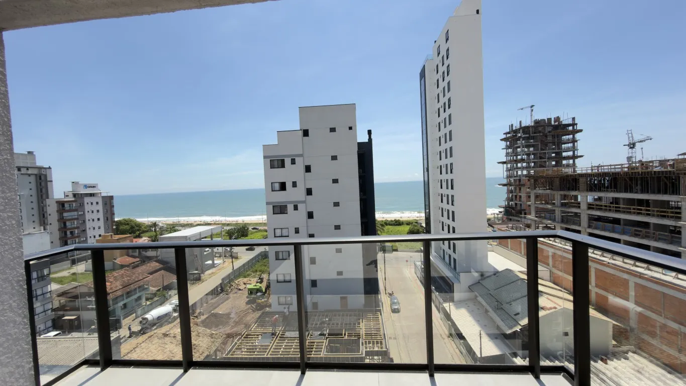 Apartamento DUPLEX pronto com 4 suítes a 150 metros do mar em Balneário Piçarras - foto 1