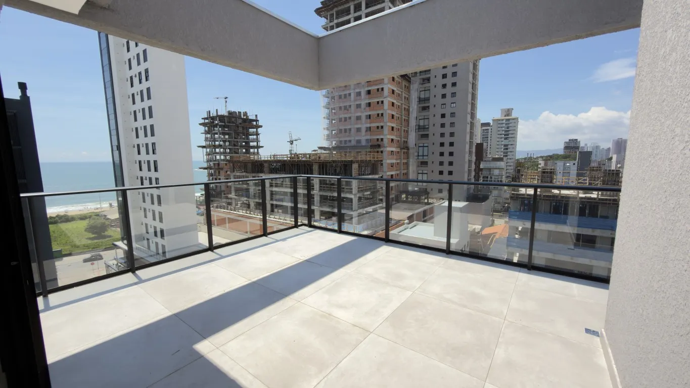 Apartamento DUPLEX pronto com 4 suítes a 150 metros do mar em Balneário Piçarras — foto 3
