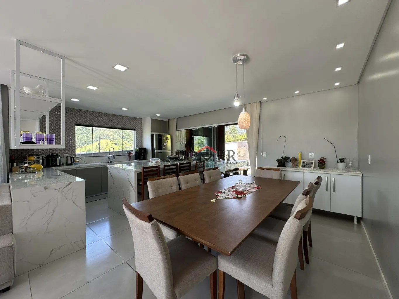 Casa com 3 Dormitórios semi mobiliada no Bairro Ribeirão Areia em Pomerode com 175,00m de área construída num terreno de 450,02m. — foto 4