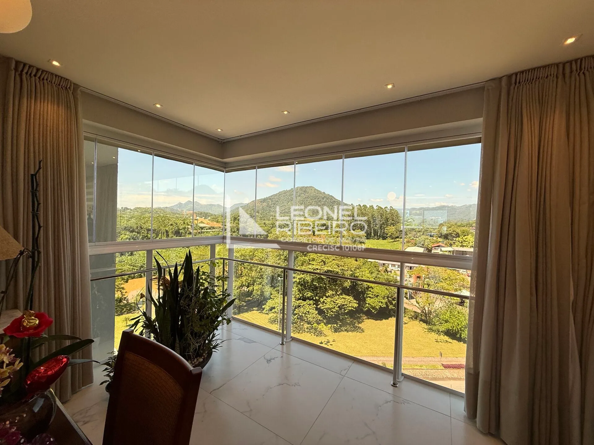Apartamento com 3 dormitórios (suítes) à venda, 139,80 m no bairro Das Capitais em Timbó/SC. — foto 3