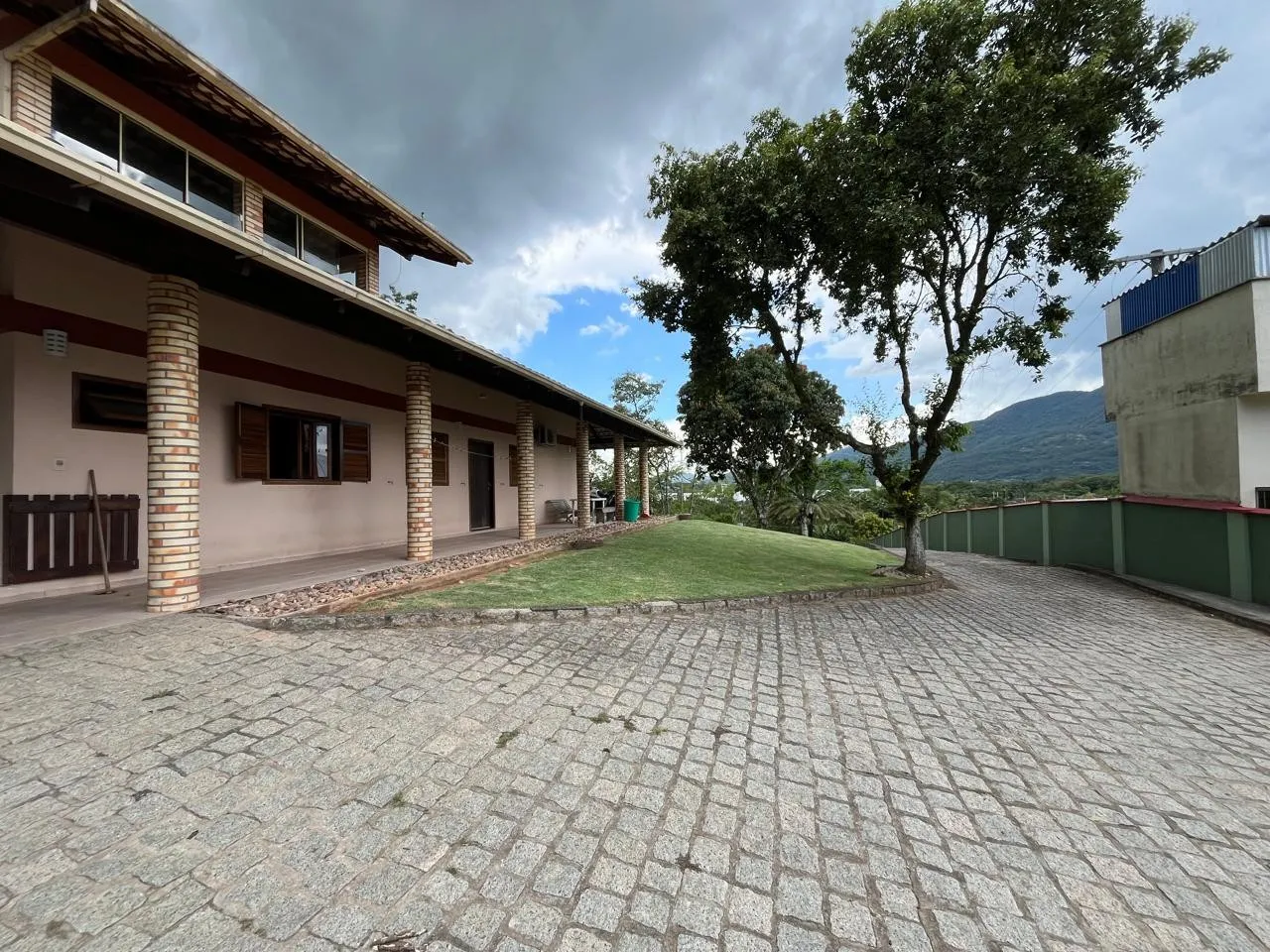 Casa com amplo terreno a poucos minutos do centro de Indaial — foto 4
