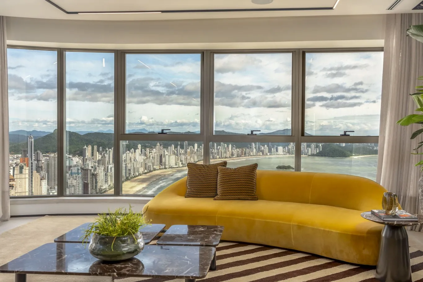 Apartamento de Luxo Finamente Mobiliado no Yachthouse by Pininfarina - Balneário Camboriú - foto 1