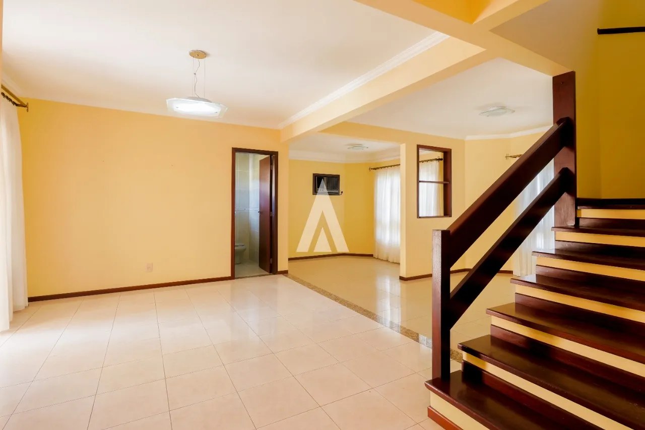 Casa com 2 suítes e 2 quartos à venda no bairro Saguaçu em Joinville-SC por R$1.590.000,00. — foto 4