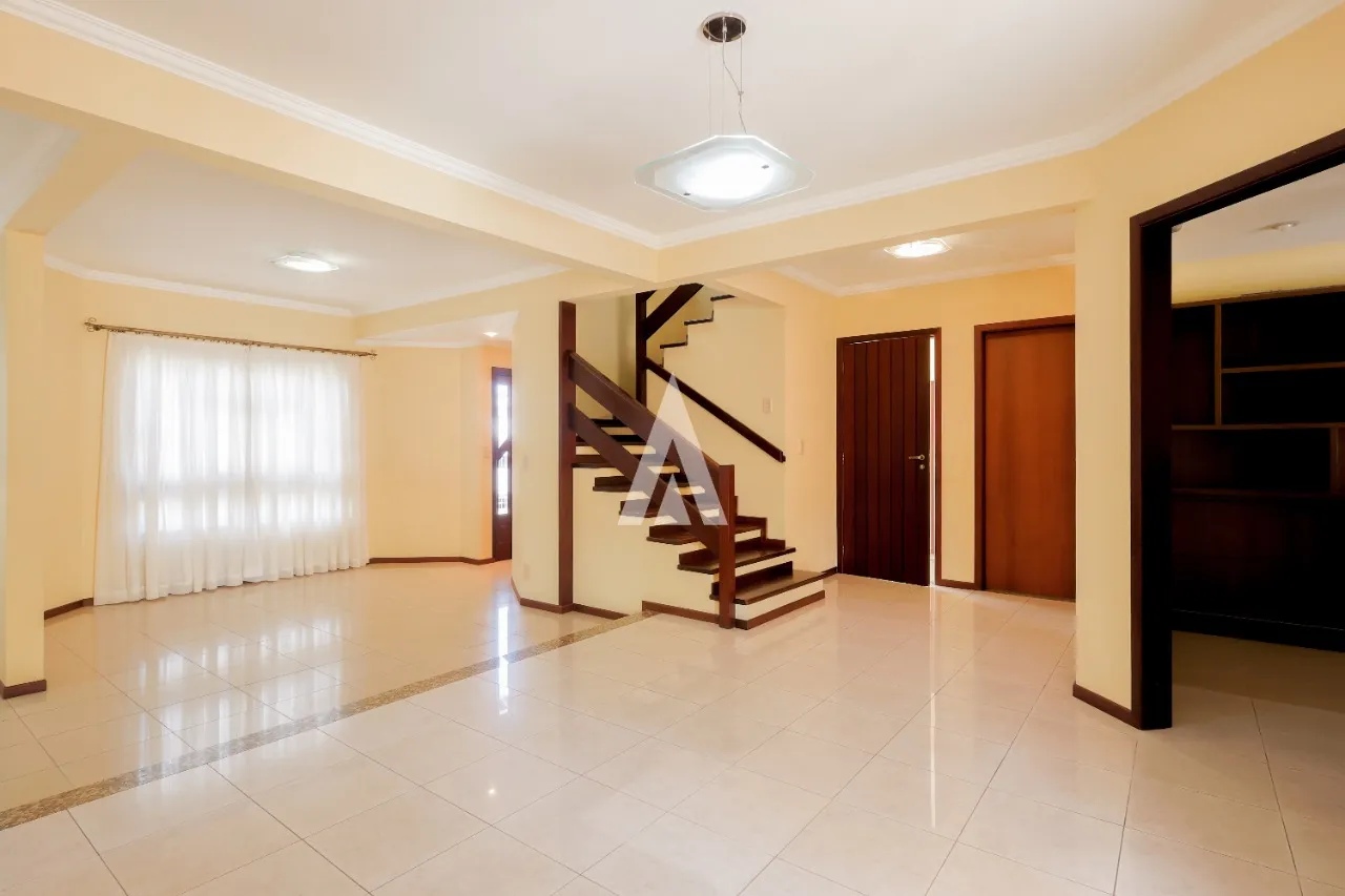 Casa com 2 suítes e 2 quartos à venda no bairro Saguaçu em Joinville-SC por R$1.590.000,00. — foto 3