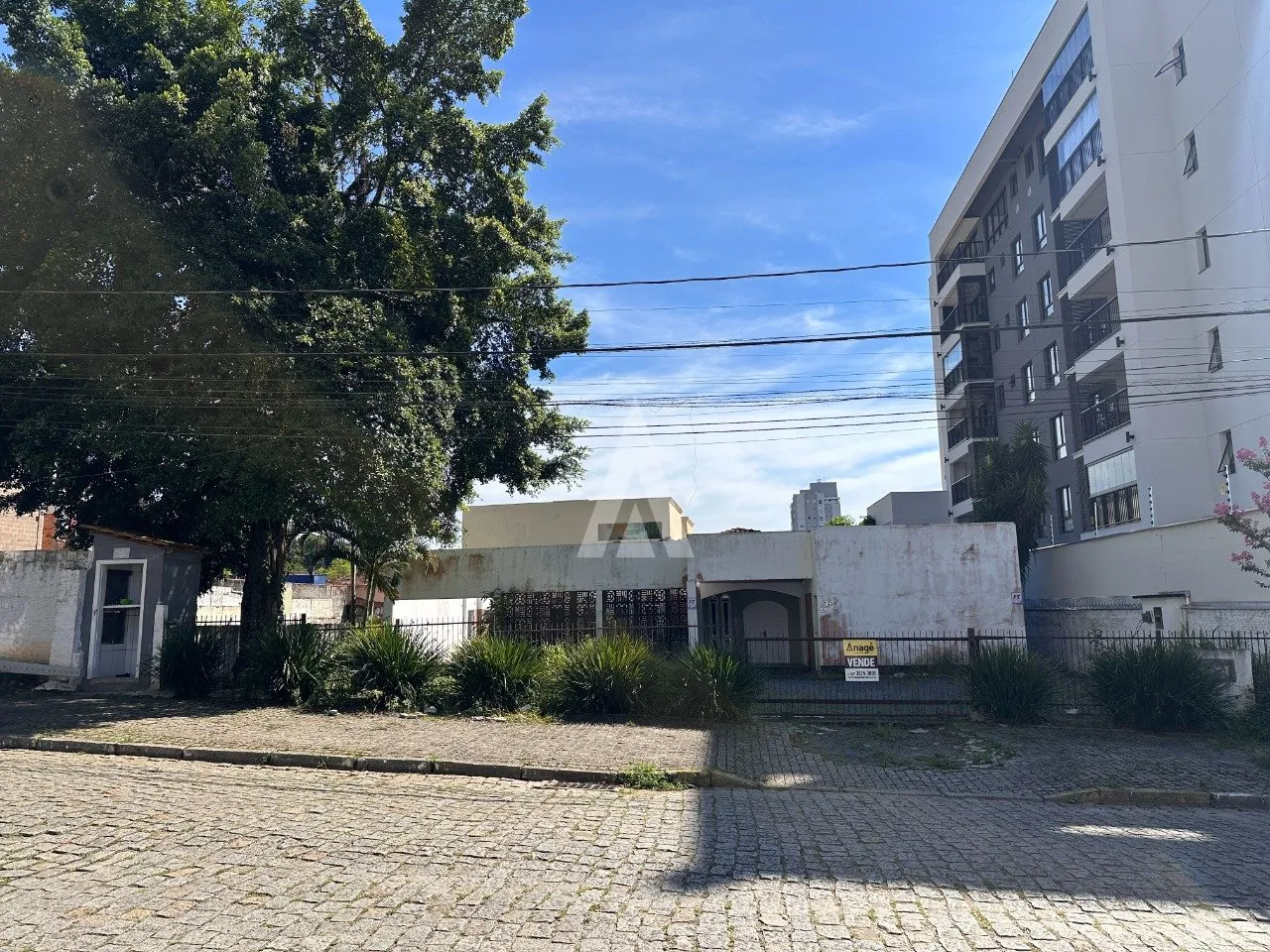 Terreno com 900m à venda no bairro Anita Garibaldi em Joinville-SC por R$1.180.000,00. - foto 1