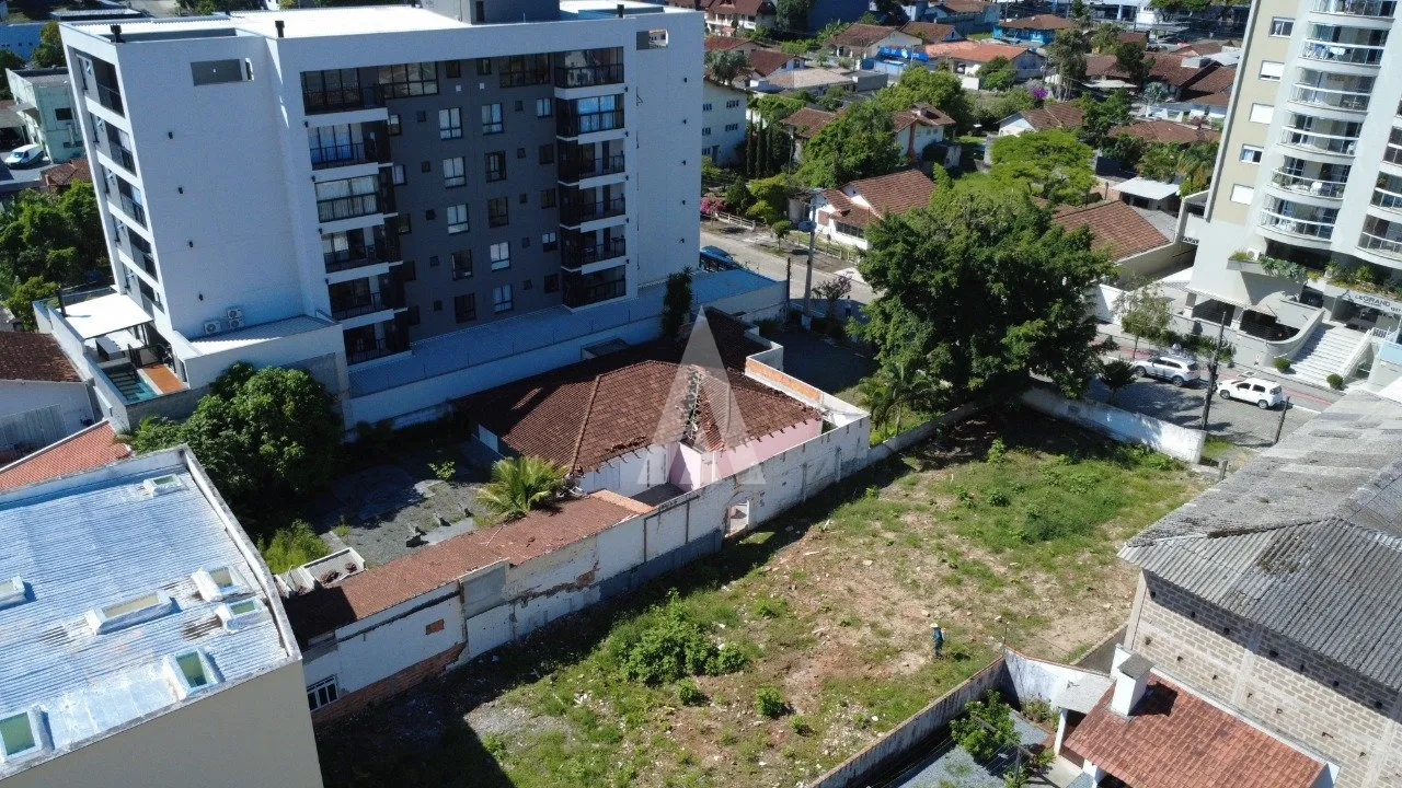 Terreno com 900m à venda no bairro Anita Garibaldi em Joinville-SC por R$1.180.000,00. — foto 2