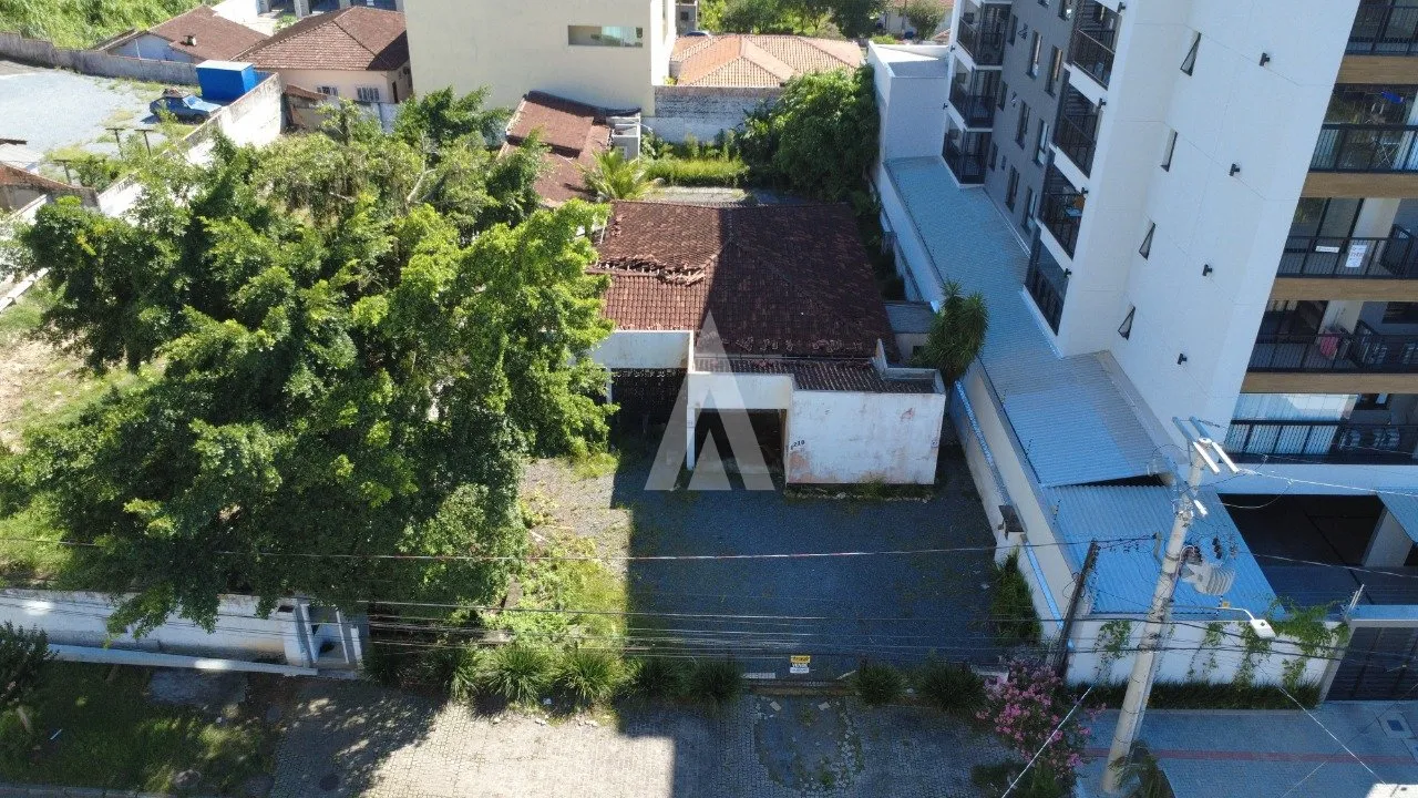 Terreno com 900m à venda no bairro Anita Garibaldi em Joinville-SC por R$1.180.000,00. — foto 3