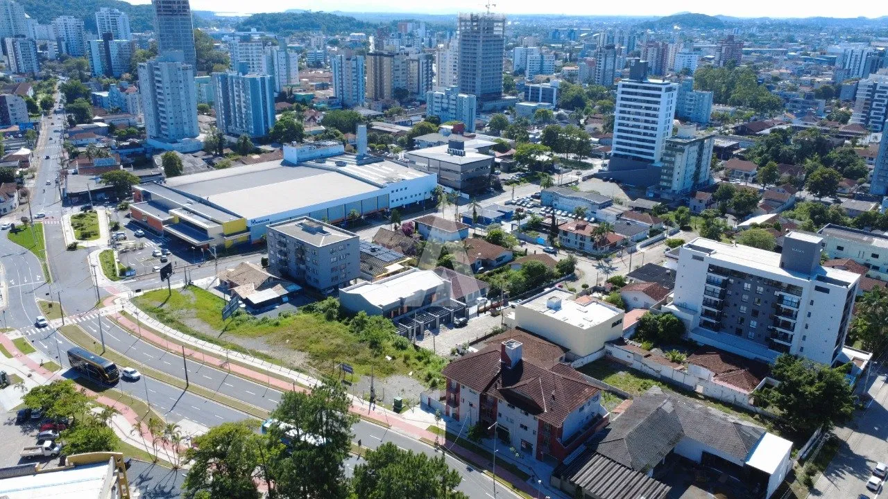 Terreno com 900m à venda no bairro Anita Garibaldi em Joinville-SC por R$1.180.000,00. — foto 7