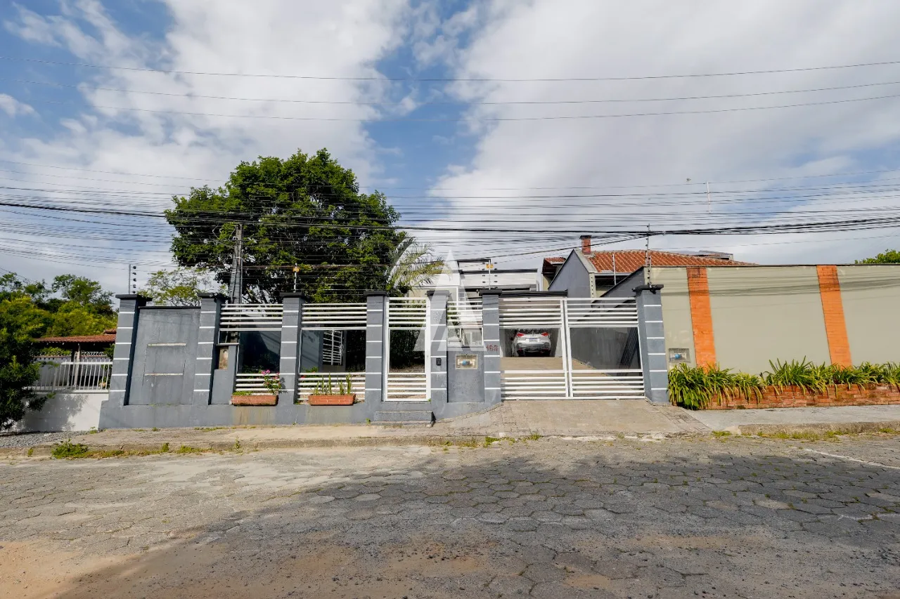 Casa com 2 suítes e 3 quarto(s) à venda no bairro Floresta em Joinville-SC por R$1.250.000,00. — foto 2