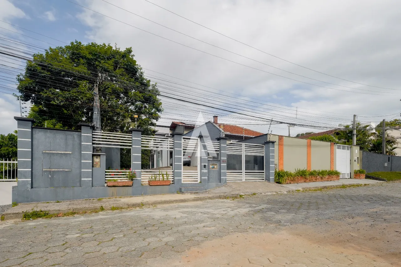 Casa com 2 suítes e 3 quarto(s) à venda no bairro Floresta em Joinville-SC por R$1.250.000,00. — foto 3