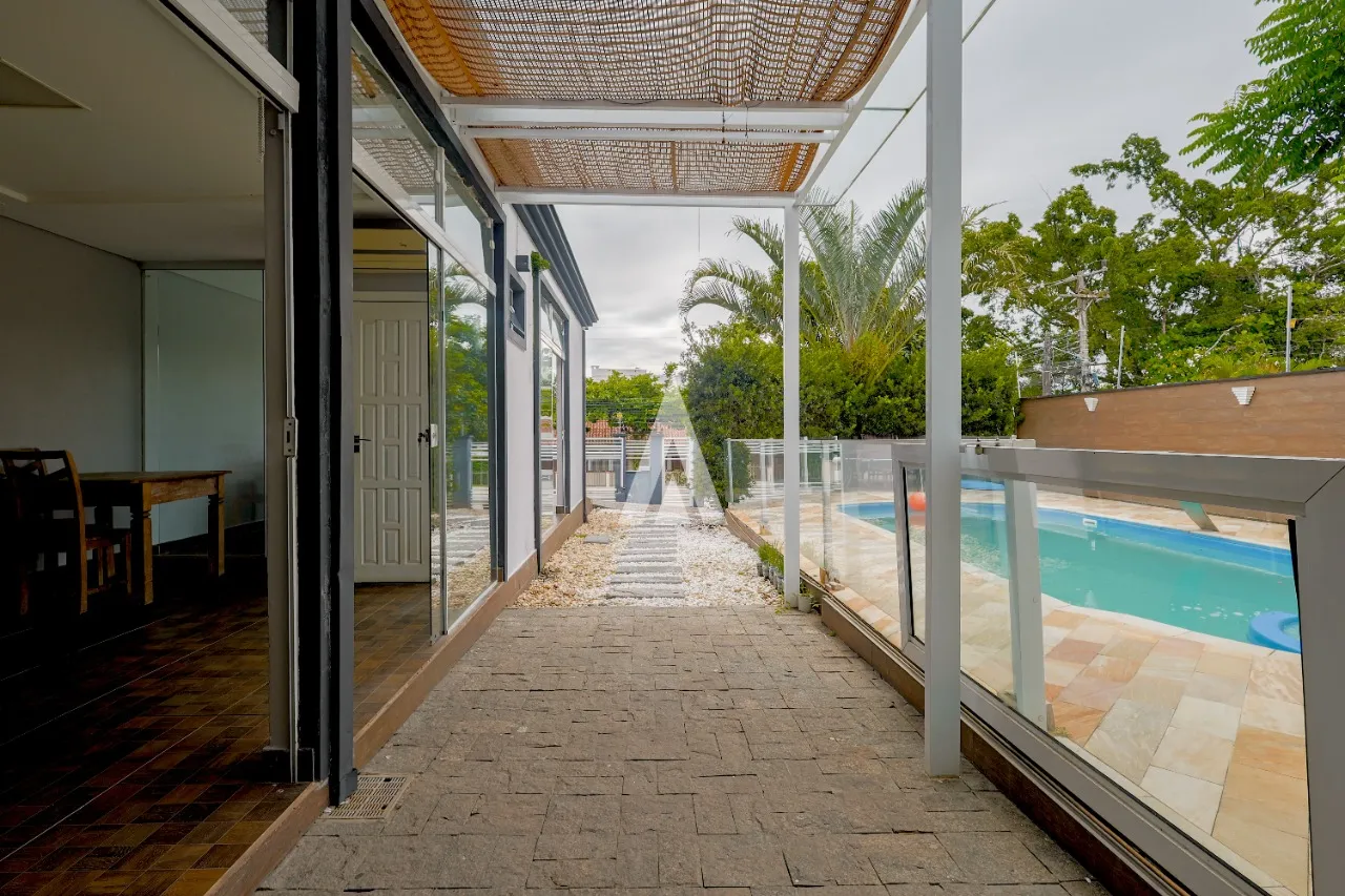 Casa com 2 suítes e 3 quarto(s) à venda no bairro Floresta em Joinville-SC por R$1.250.000,00. — foto 5