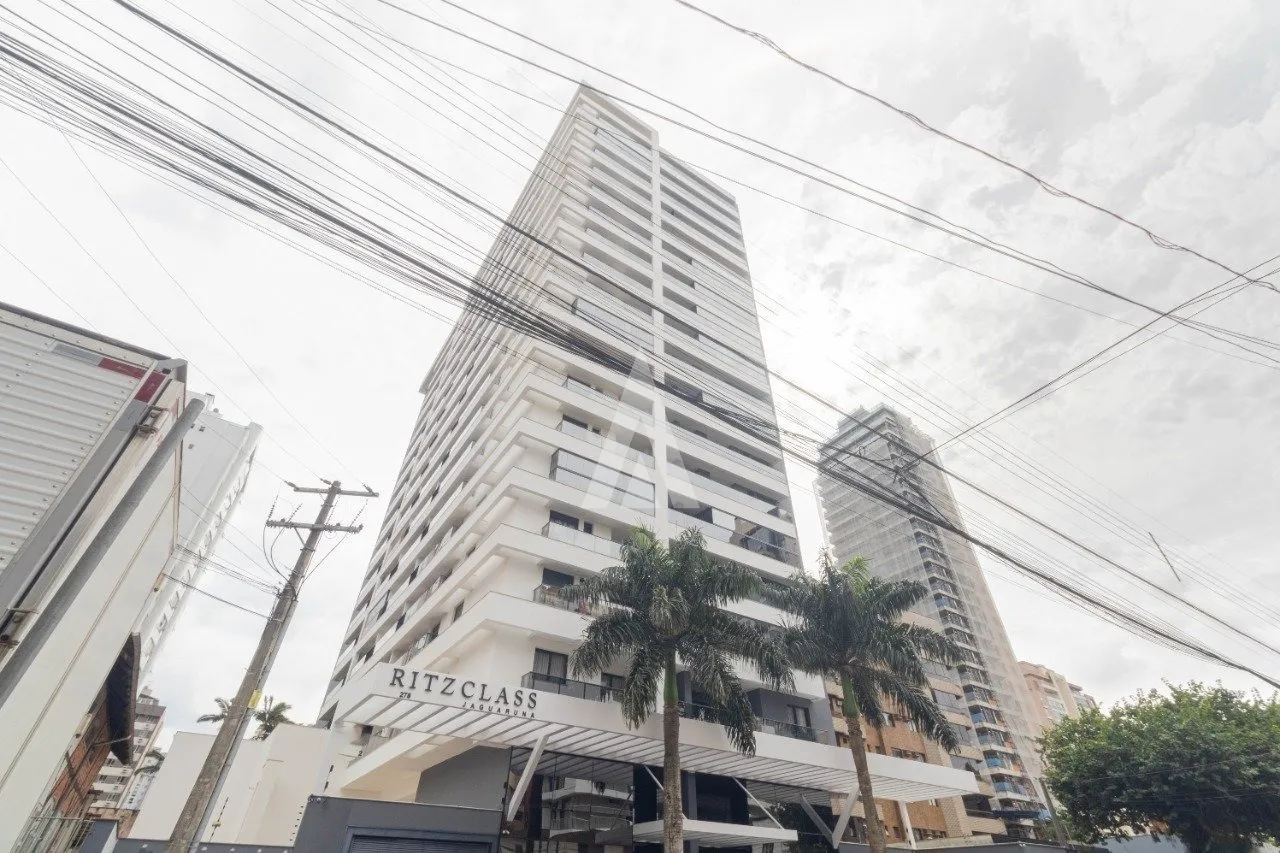 Apartamento no Edifício Ritz Class com 1 suíte à venda no Centro de Joinville - SC, de R$ 642.055,77 por R$ 455.799,20 - foto 1