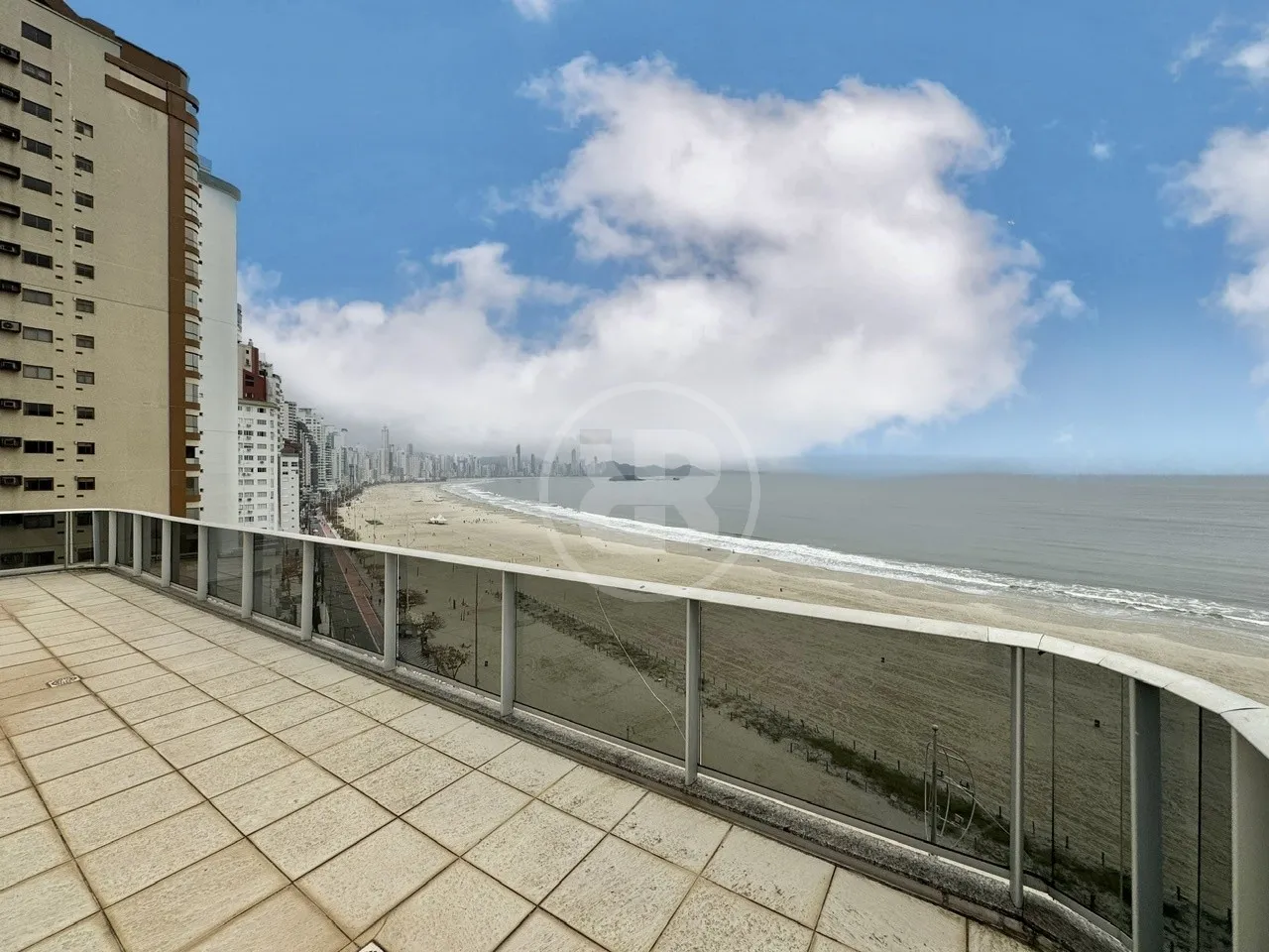 Cobertura Duplex Frente Mar à Venda com Terraço Panorâmico - Barra Sul, Balneário Camboriú/SC - foto 1