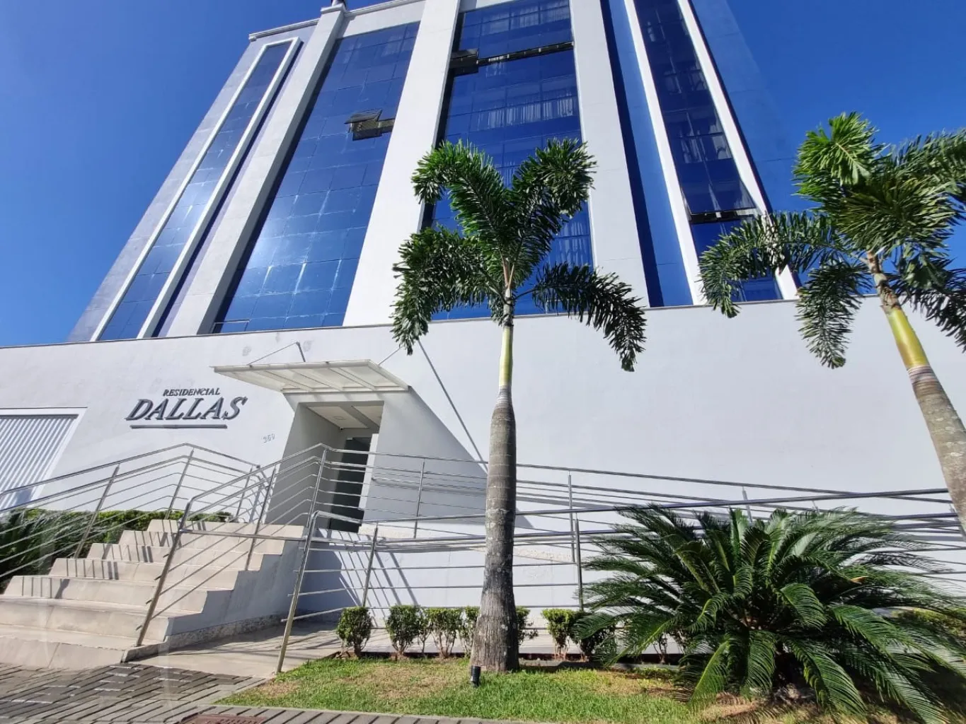 APARTAMENTO COM 2 SUÍTES 1 DEMI SUÍTE - foto 1