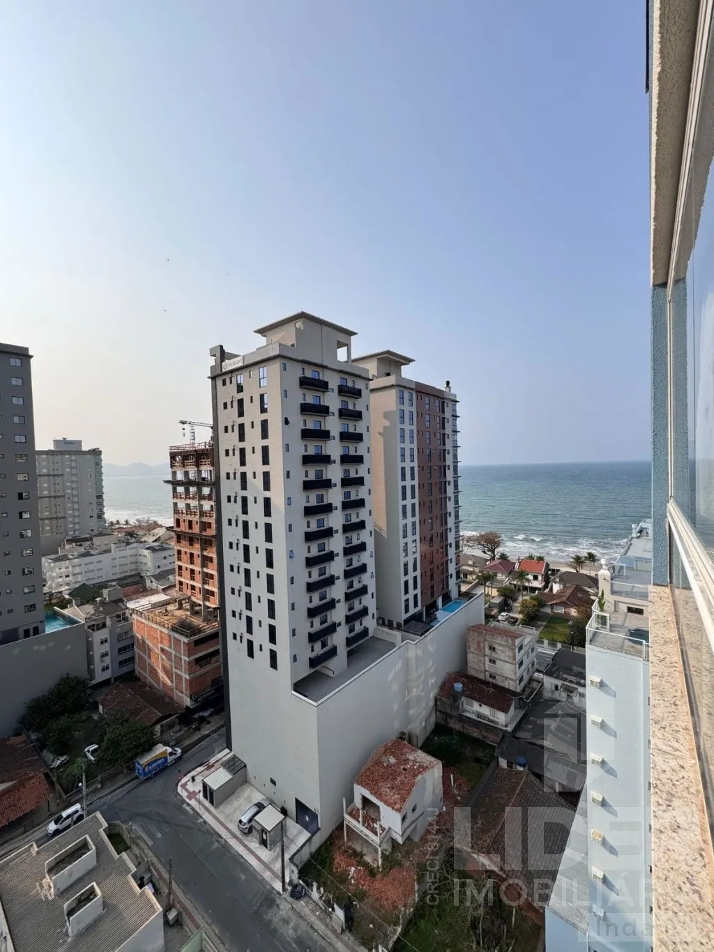 Apartamento com 87m privativos com 2 suítes em Pereque - foto 1