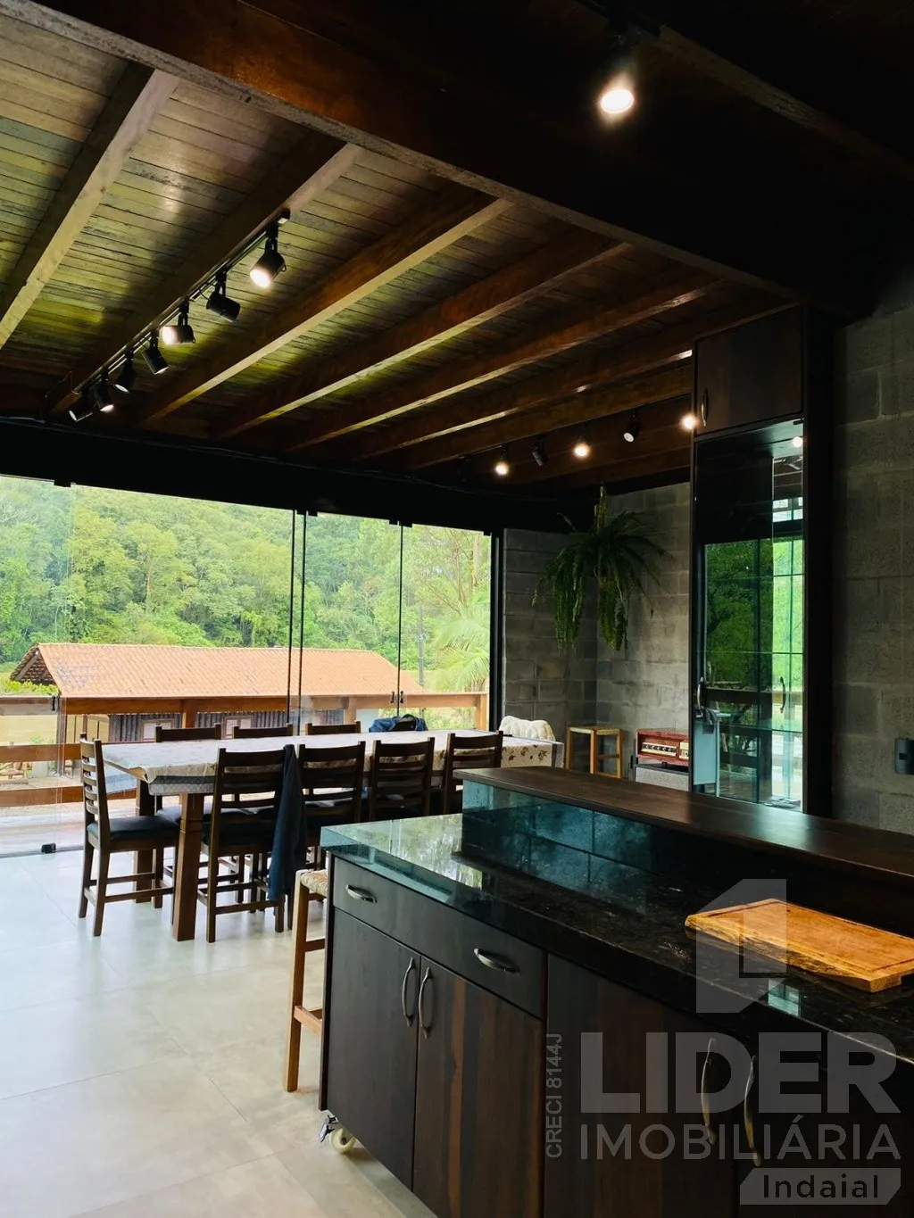 Sitio com 300m de área construída em um terreno de 3.133,82m — foto 7