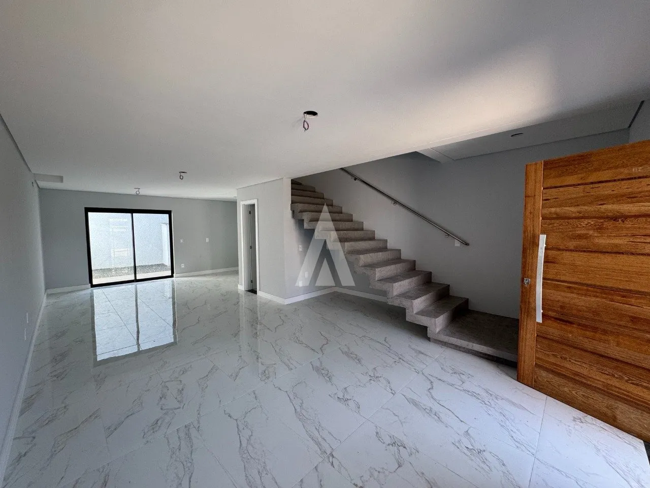 Casa com 1 suíte e 1 quarto à venda no bairro Saguaçu em Joinville-SC por R$685.000,00. — foto 2