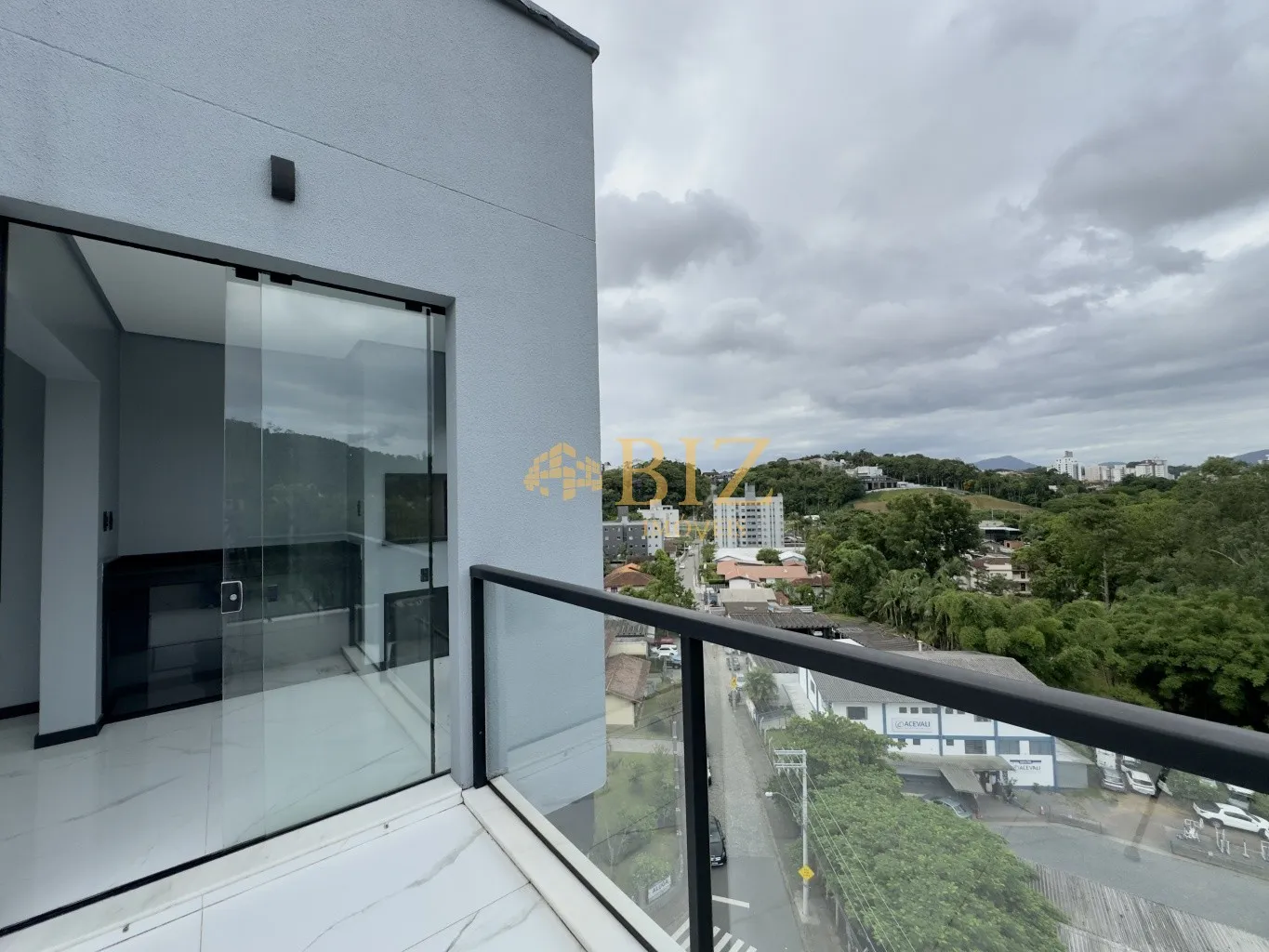Excelente cobertura plana com aproximadamente 143m privativos, com 3 suítes, no bairro da Velha! — foto 2