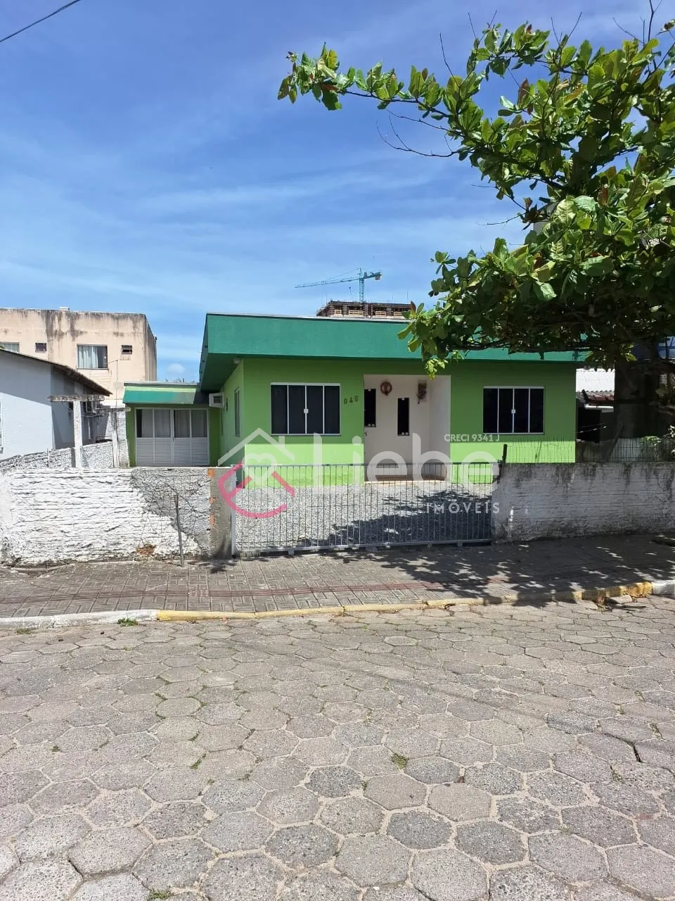 Oportunidade no Bairro Morretes na cidade de Itapema com 120,00m de área construída num terreno com 270,00m. - foto 1
