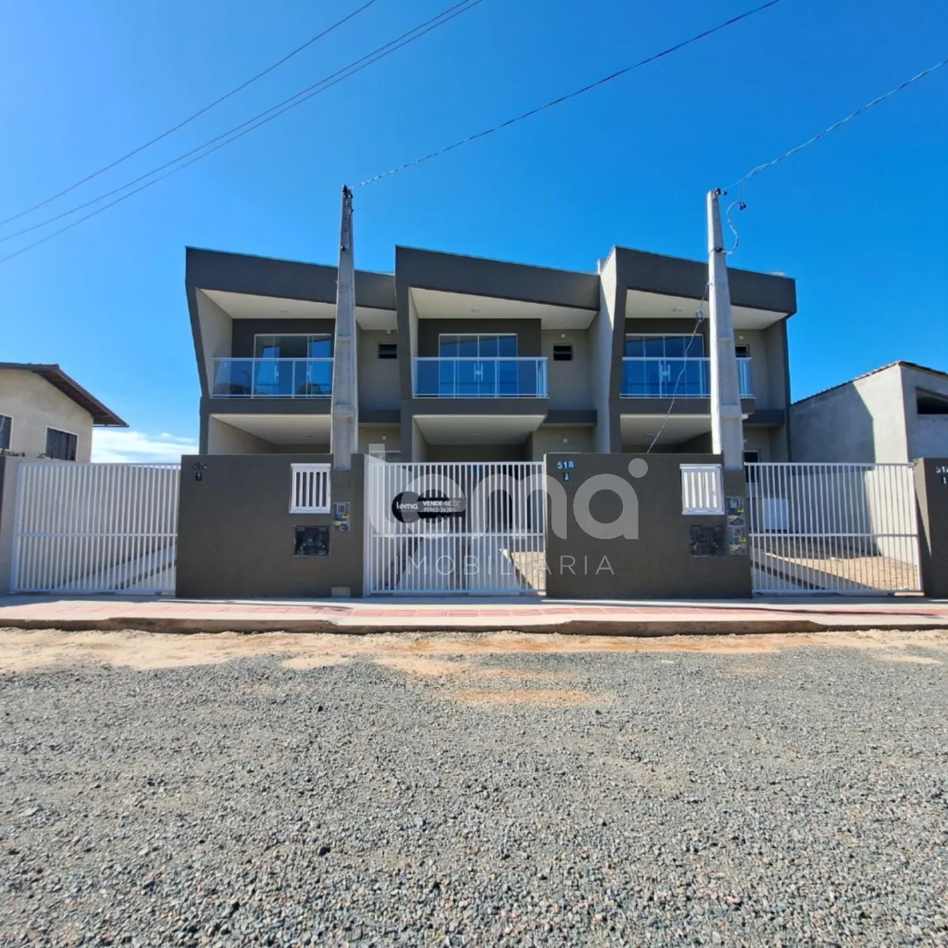 Sobrado com 2 suítes bairro centro - Balneário Piçarras/SC - foto 1