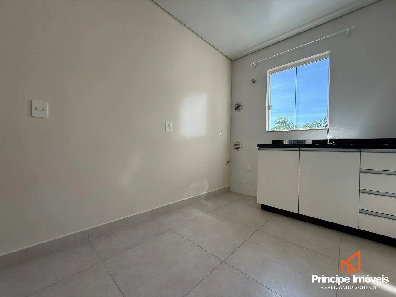 Apartamento com 3 quartos no Iririú em Joinville - foto 1