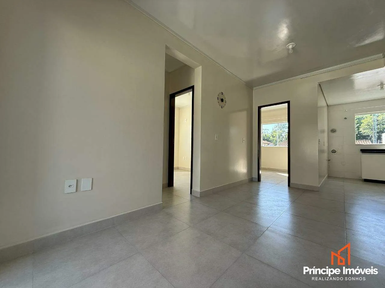 Apartamento com 3 quartos no Iririú em Joinville — foto 2