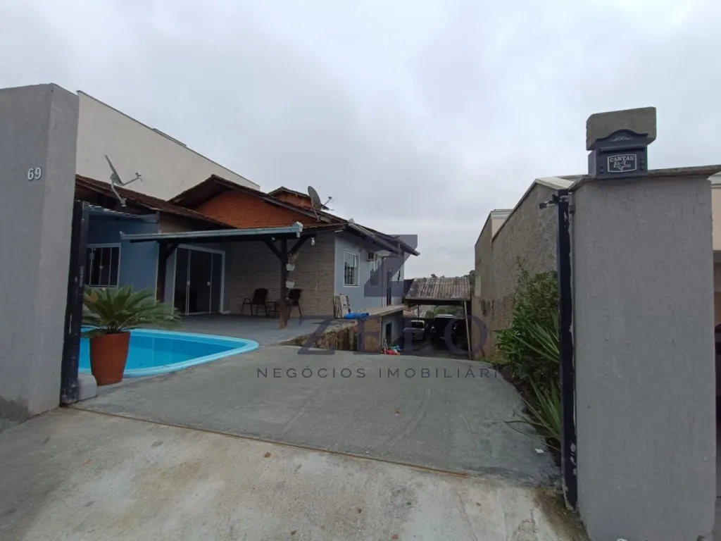 Excelente Casa + Galpão (RESIDENCIAL E COMERCIAL) Mobiliada localizada na Transversal da Rua Francisco Vahldieck - Próximo ao Laboratório Hemos - foto 1