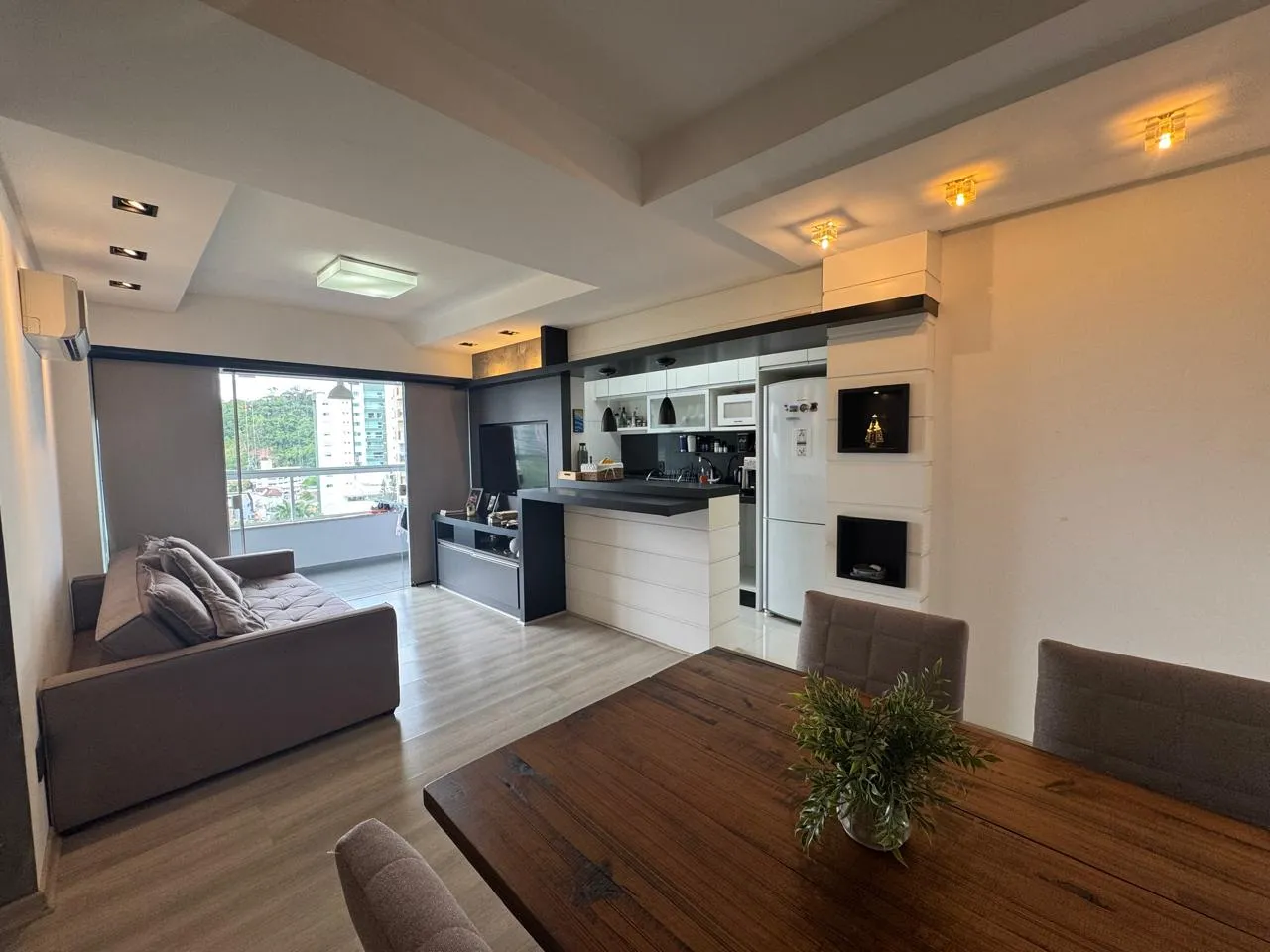 Apartamento no Victor Konder 2 dormitórios — foto 2