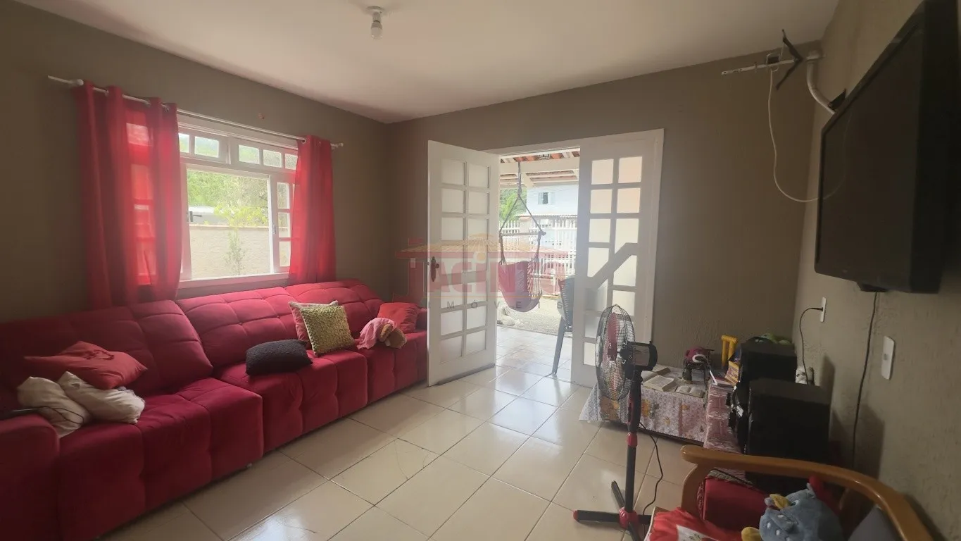 Excelente oportunidade na Itoupavazinha, casa com piscina e quitinete localizada em rua sem saída, oferecendo mais tranquilidade e segurança. — foto 5