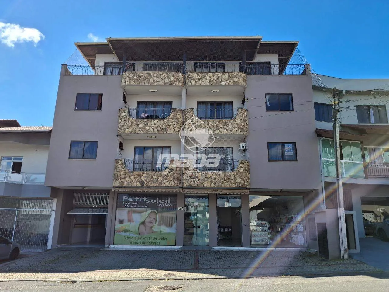 Apartamento mobiliado muito bem localizado no bairro das Nações! Imóvel próximo de escola, restaurantes, posto de gasolina, mercado e demais comércios - foto 1