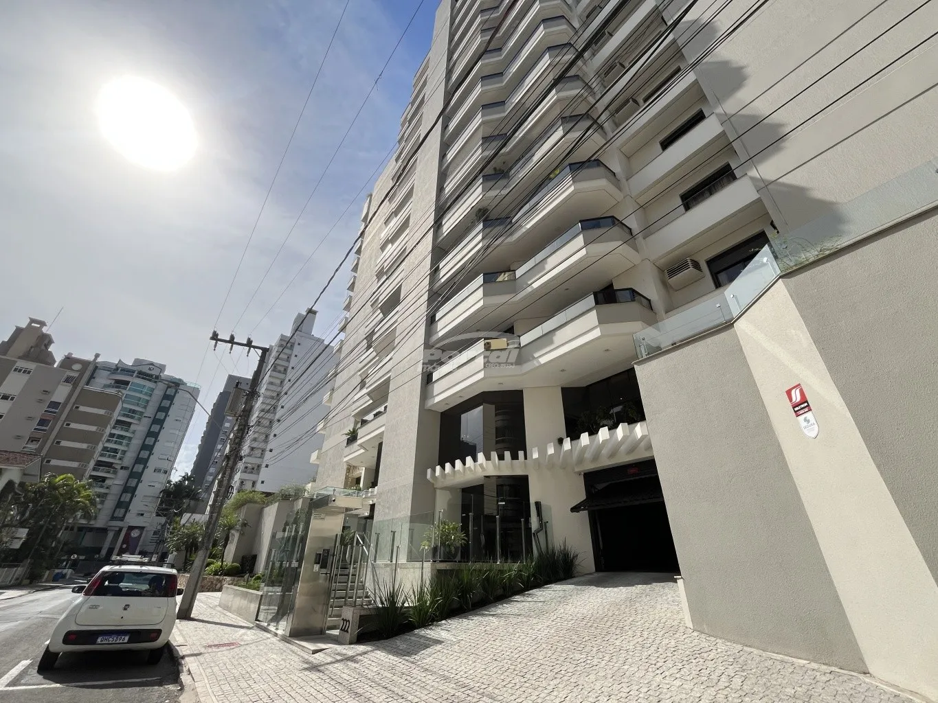 Apartamento com 4 suítes e 5 vagas disponível para locação no bairro Jardim Blumenau - Blumenau - foto 1