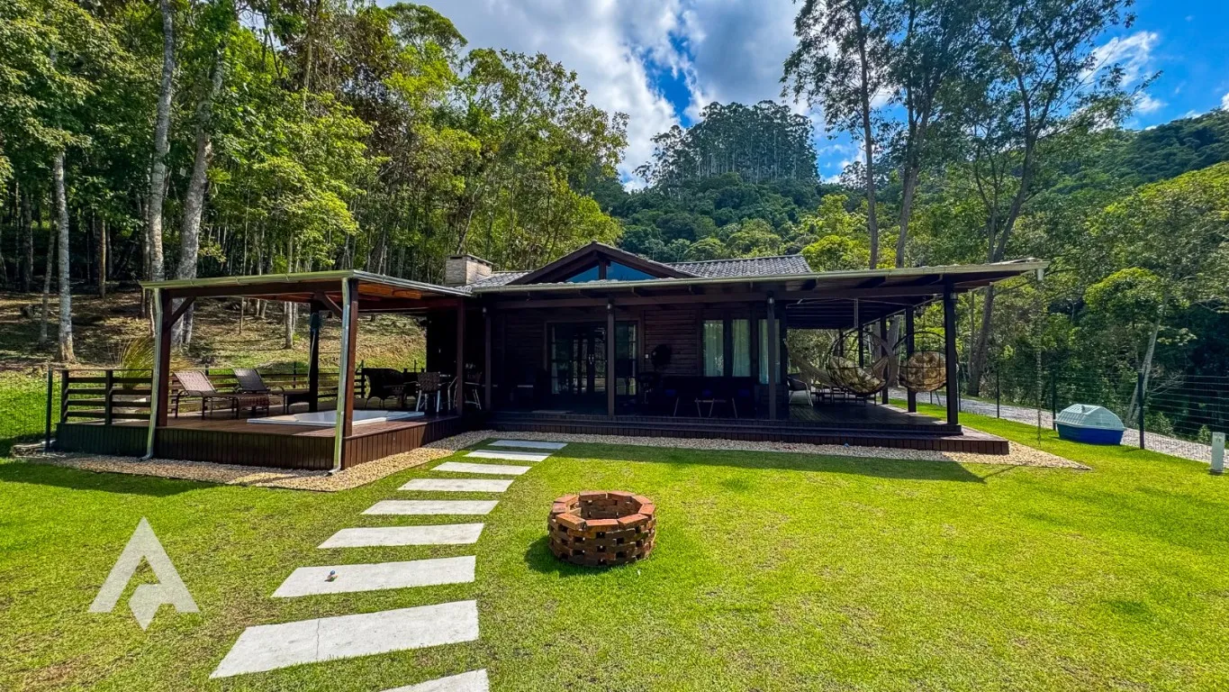 Casa de 4 dormitórios à venda por R$ 2.900.000,00 - Bairro Bateias - Gaspar/SC - foto 1