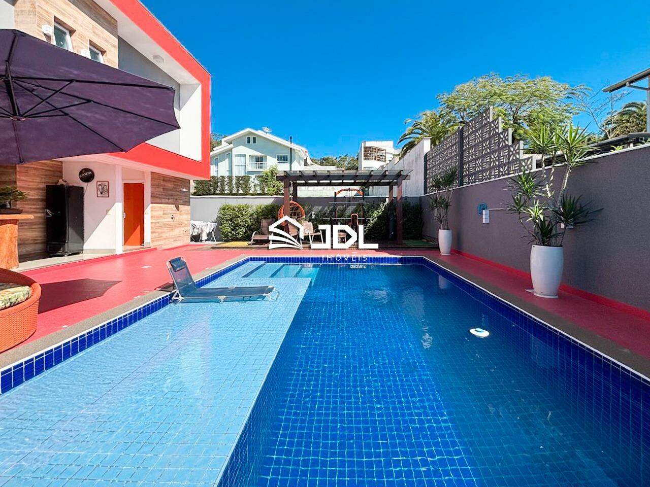 Casa · à venda · 3 quartos · 240m² · Itoupava Central, Blumenau