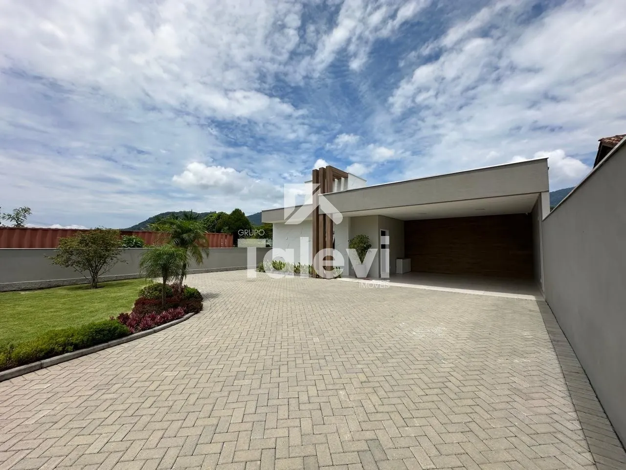 Encante-se com esta casa em Pomerode-SC: residência mobiliada com piscina aquecida no bairro Testo Central Alto — foto 2