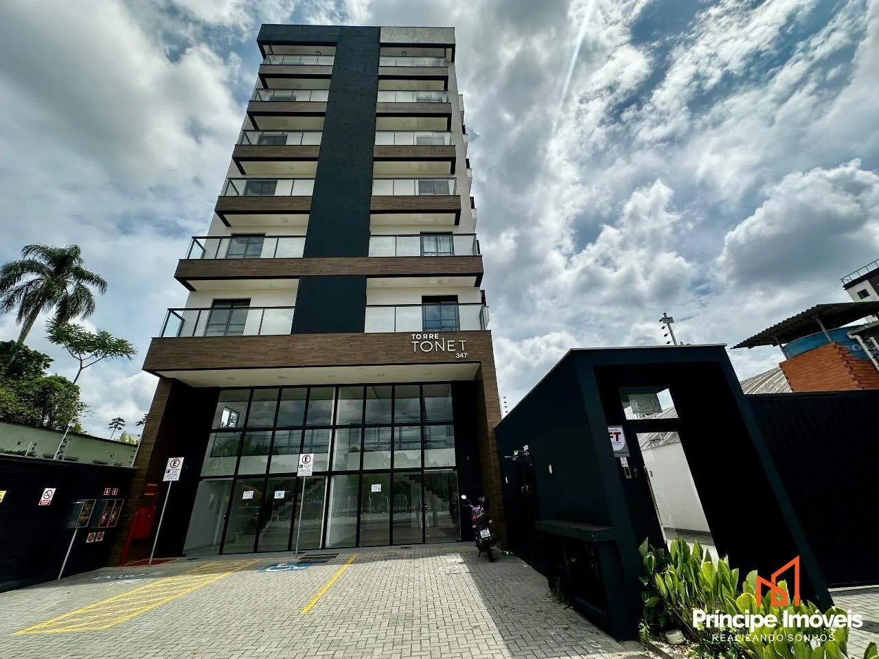 Apartamento com 3 quartos no Anita Garibaldi em Joinville - foto 1
