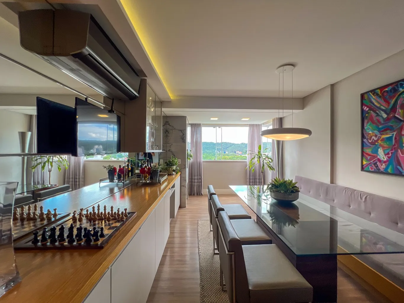 Apartamento em localização estratégia, rodeado por restaurantes, serviços e instituições de ensino renomadas. Jardim Blumenau. — foto 2