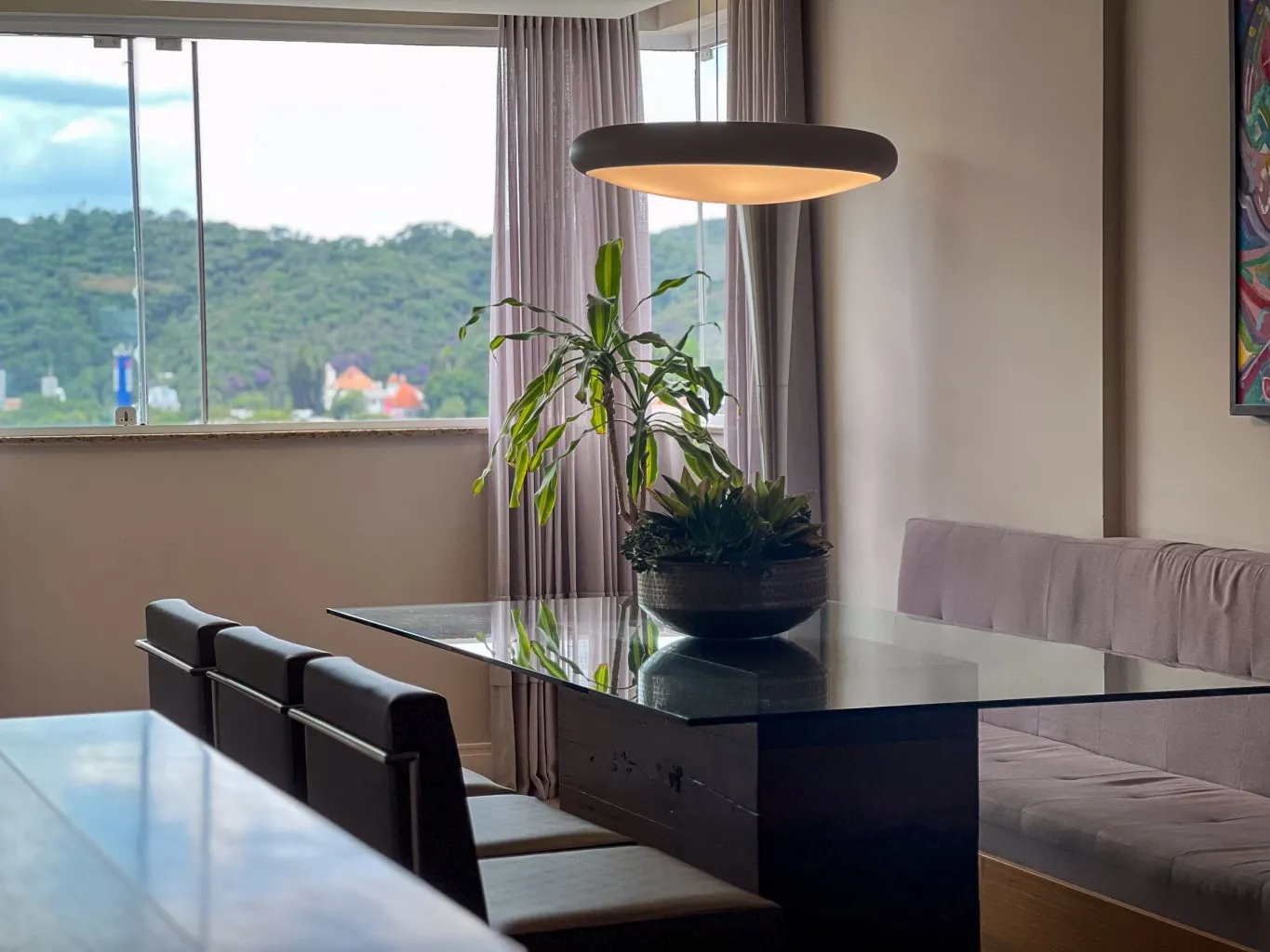 Apartamento em localização estratégia, rodeado por restaurantes, serviços e instituições de ensino renomadas. Jardim Blumenau. — foto 3