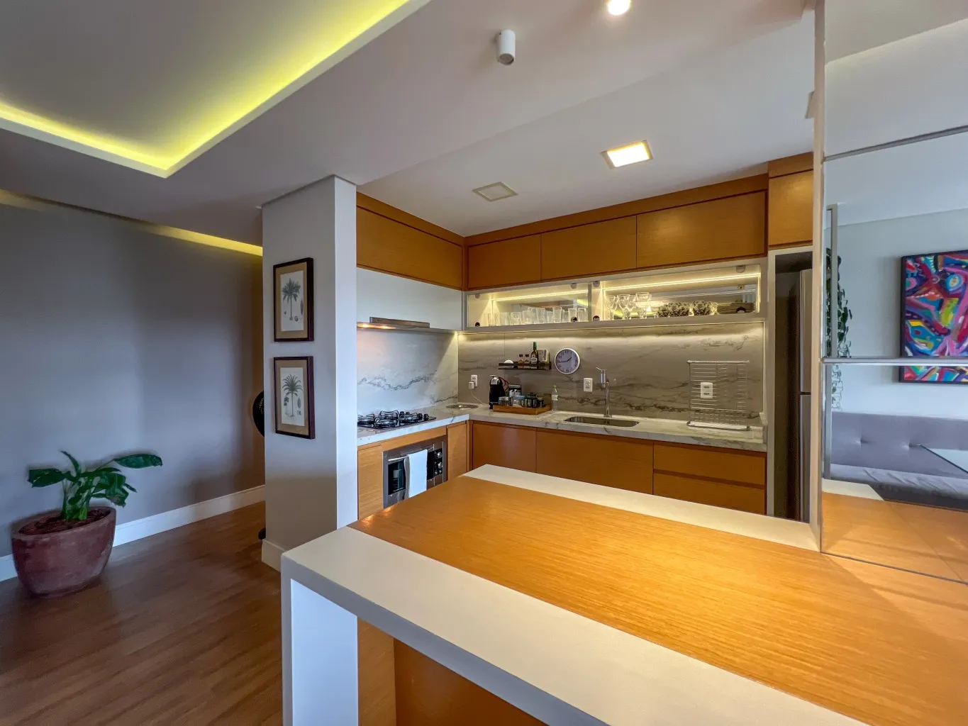 Apartamento em localização estratégia, rodeado por restaurantes, serviços e instituições de ensino renomadas. Jardim Blumenau. — foto 4
