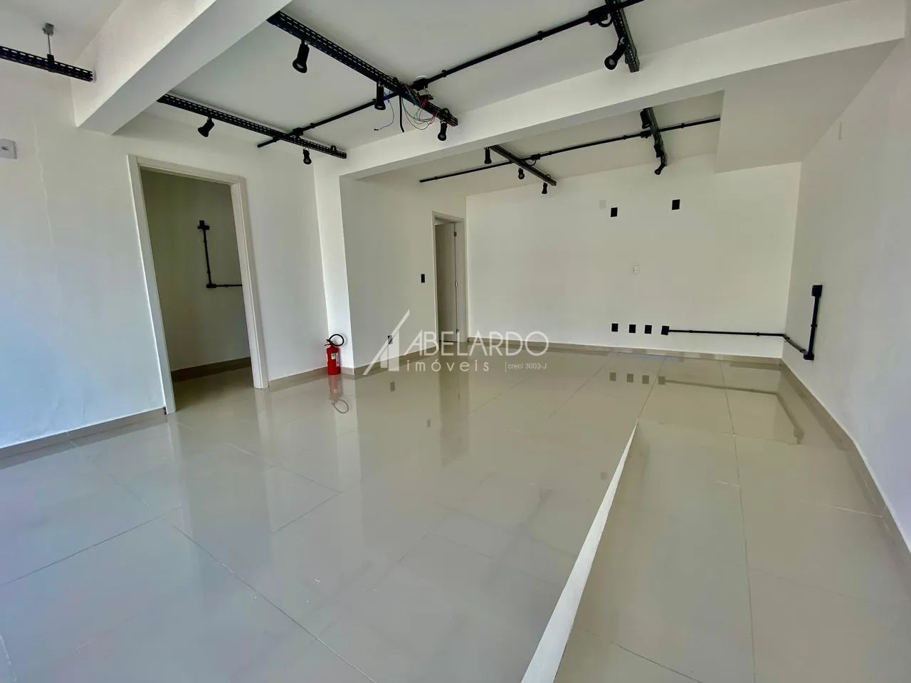 Excelente sala comercial em ótima localização no bairro Itoupava Norte - foto 1