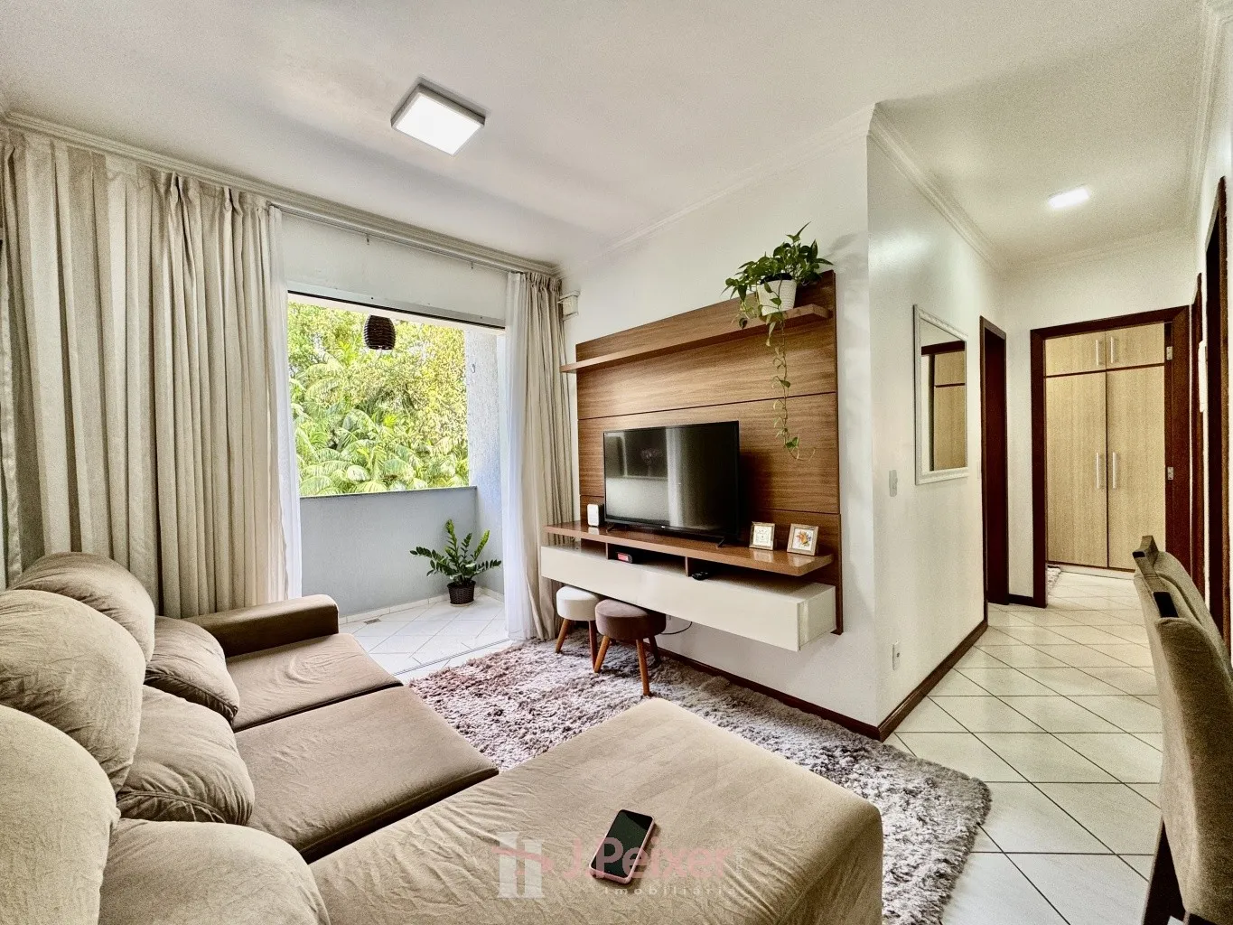 Apartamento 78,66 m com 3 dormitórios e sacada com churrasqueira - Bairro Água Verde - Blumenau - SC — foto 3